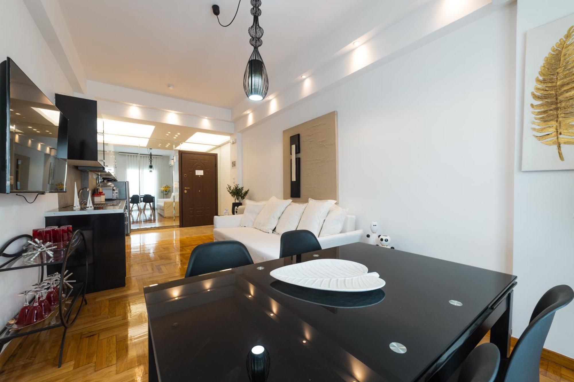 Apartment In Glyfada Center เอเธนส์ ภายนอก รูปภาพ
