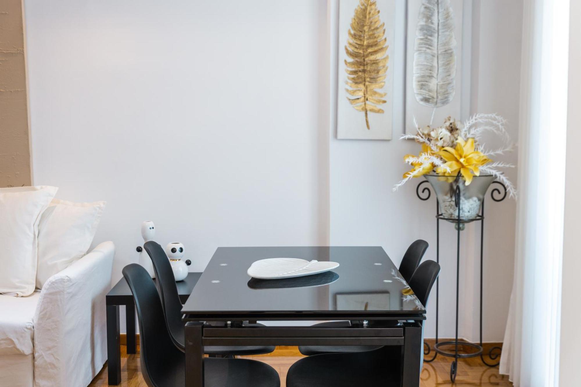Apartment In Glyfada Center เอเธนส์ ภายนอก รูปภาพ
