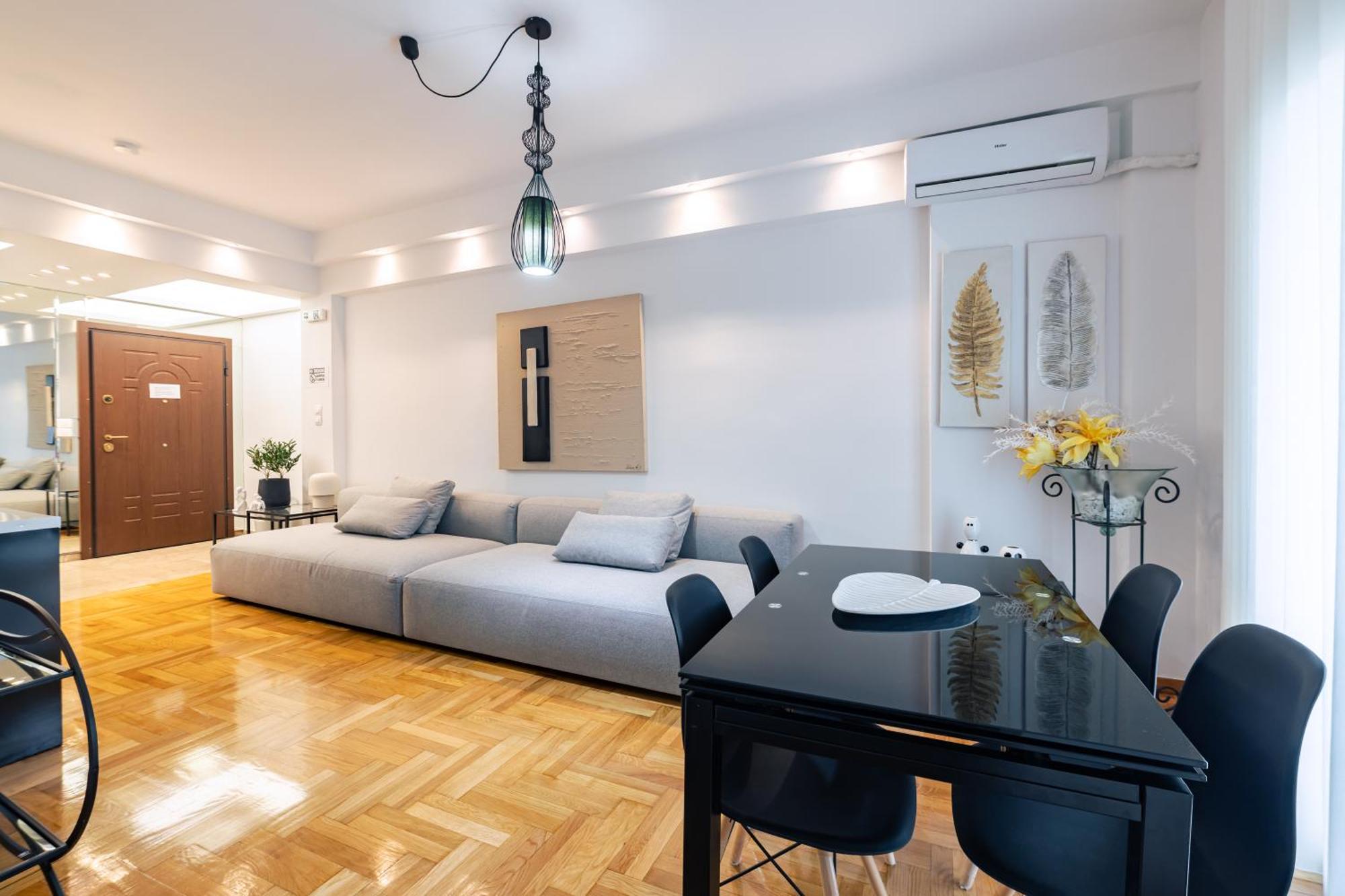 Apartment In Glyfada Center เอเธนส์ ภายนอก รูปภาพ